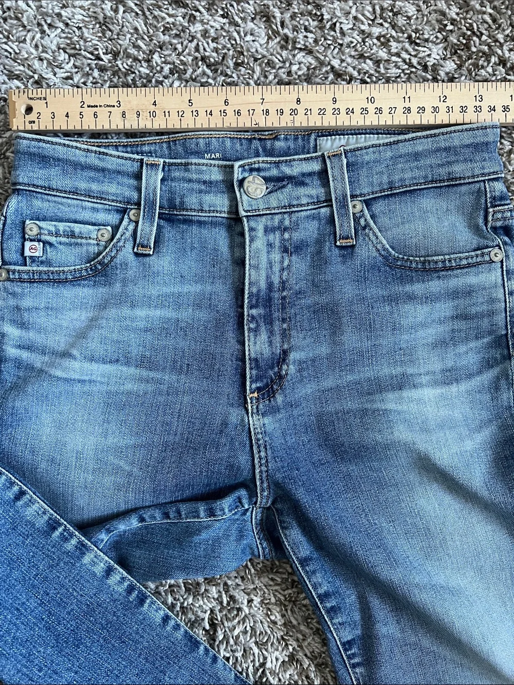 Like New! AG Mari High Rise Straight Leg Jeans in Size 26R